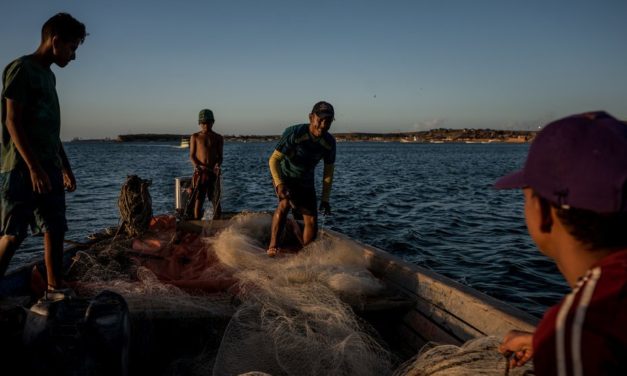 La lucha de los pescadores de Amuay contra el gigante petrolero venezolano