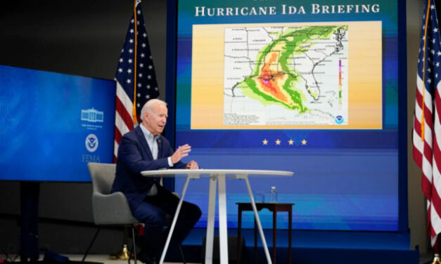 Petroleras evacuan a los trabajadores y cierran la producción en el GOM