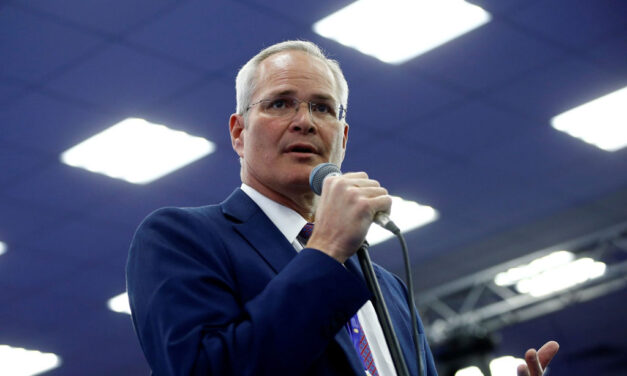 Darren Woods habló en un foro de empleados de ExxonMobil