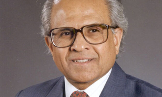 S.M. Farouq Ali:  “¿Es el momento para revisar el plan de estudios de ingeniería petrolera?” 