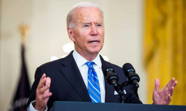 Joe Biden arremete contra el sector petrolero