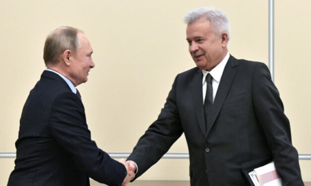 Vagit Alekperov renunció a Lukoil