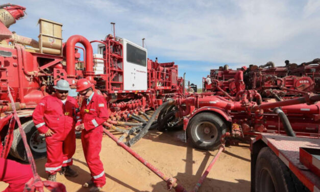 Halliburton eleva perspectiva de inversión  de la industria petrolera de EEUU