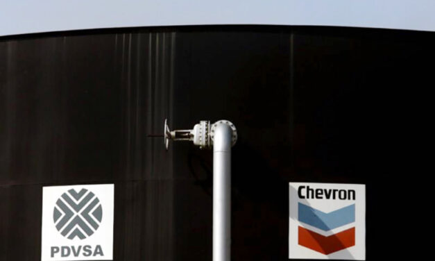 Chevron autorizada a negociar con PDVSA