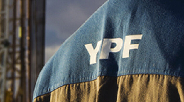 YPF y Petronas buscan socios  para la construcción de una planta de GNL