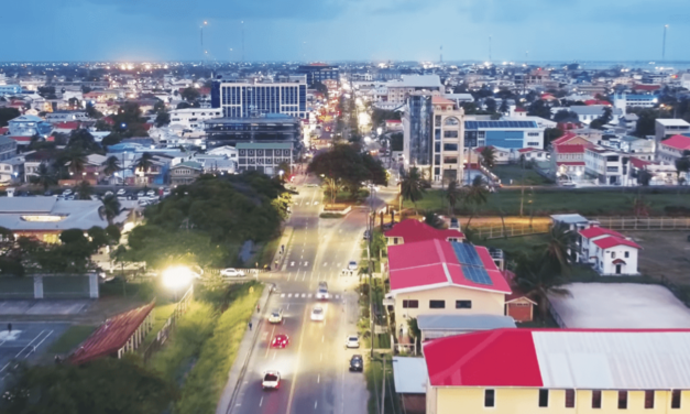 Guyana comprometida a desarrollar el petróleo y mejorar el nivel de vida