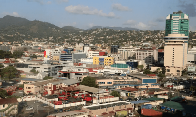 Programas sociales de T&T en riesgo