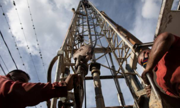 “Perforen menos, chicos, perforen menos”