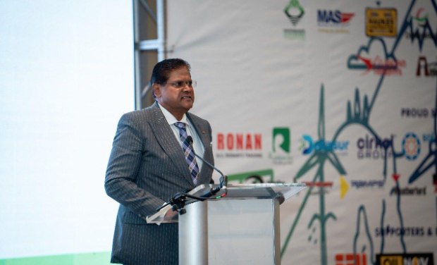 Surinam lista para recibir mucho dinero