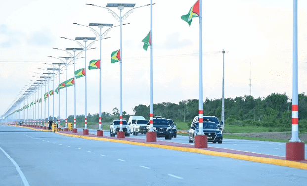Aumenta el PIB no petrolero de Guyana