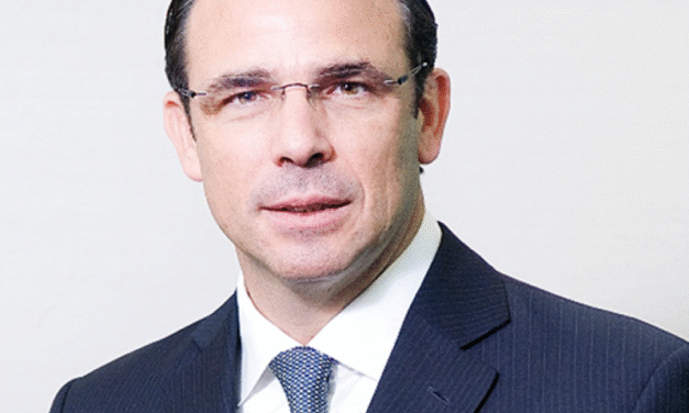 Javier La Rosa promovido por Chevron