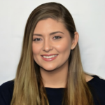 Hailey English ingresa a Lumina