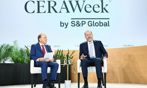 Exxon mantiene su estrategia a largo plazo