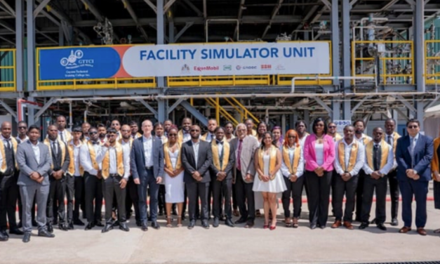 Promoción 2025 del programa de formación de técnicos de SBM Offshore Guyana  Guyaneses para trabajar en buques FPSO