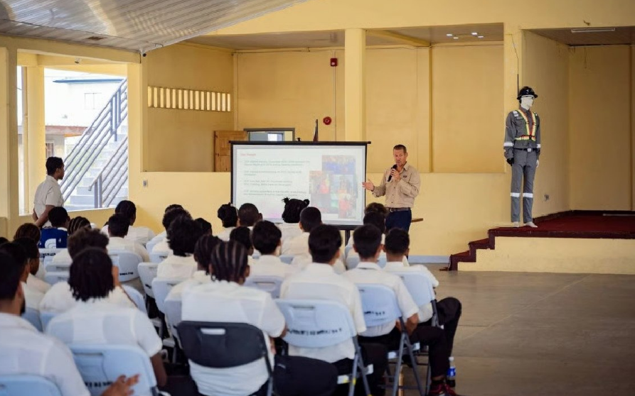 Estudiantes técnicos en el sector offshore